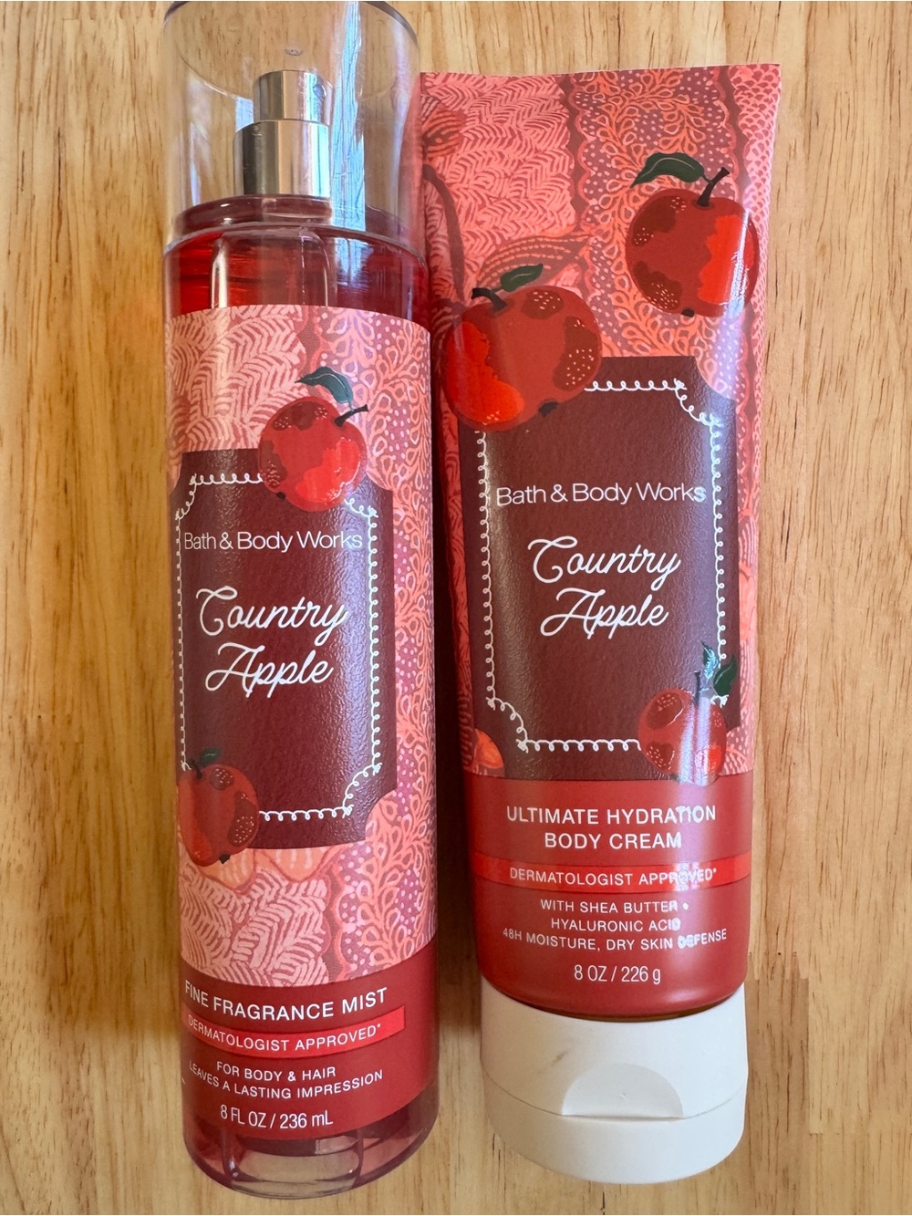 Bath & Body Works Country Apple Fragrance Mist & Body Cream - Red